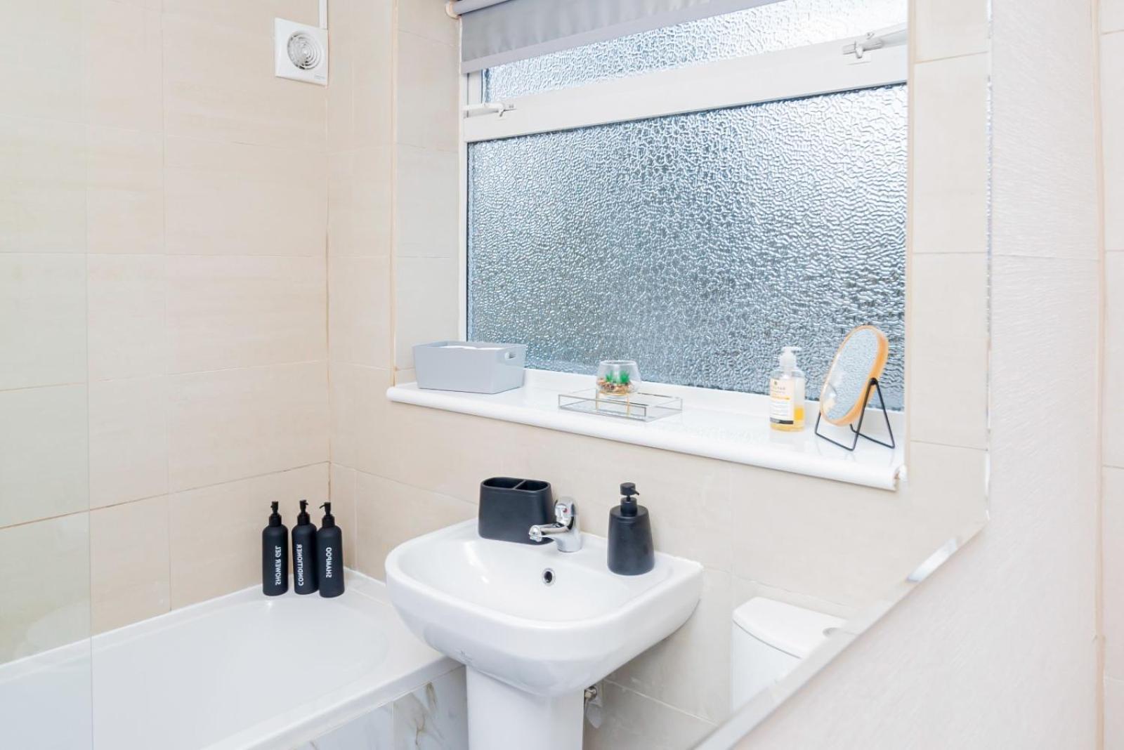 Contemporary Expansive Upper *